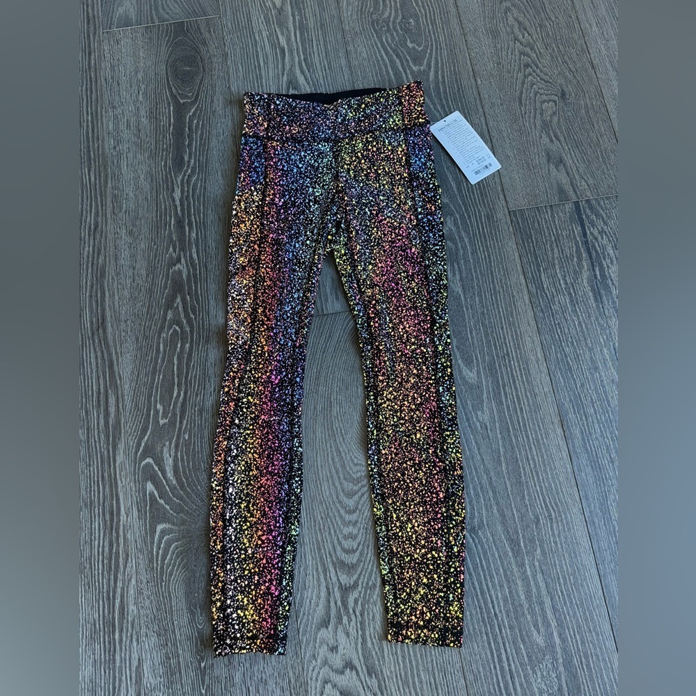 Lululemon Speed Tight V SE 28" in Rainbow Reflective Size 4